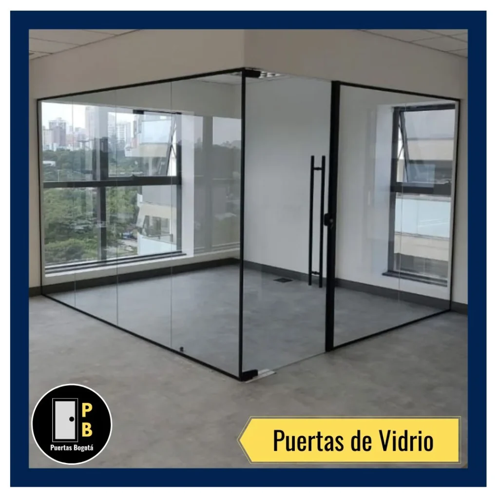 Puertas de vidrio para oficinas y se usan para dividir ambientes corporativos